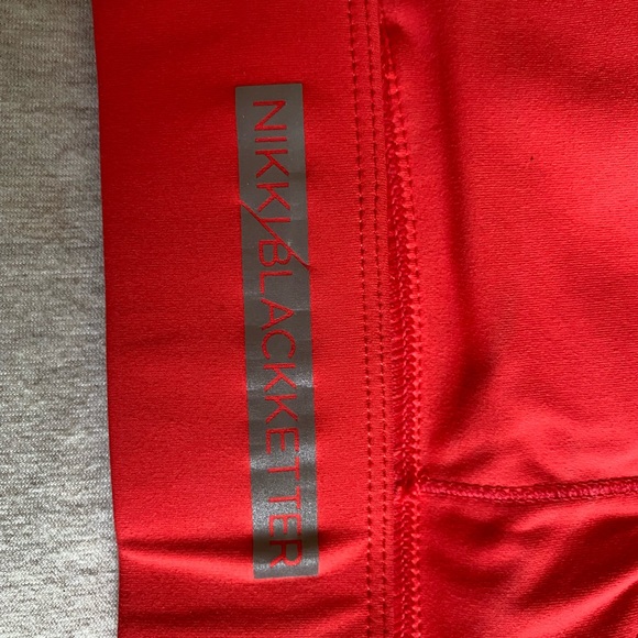 Nikki Blakketter Colab w/ Gymshark sports bra - Picture 6 of 6